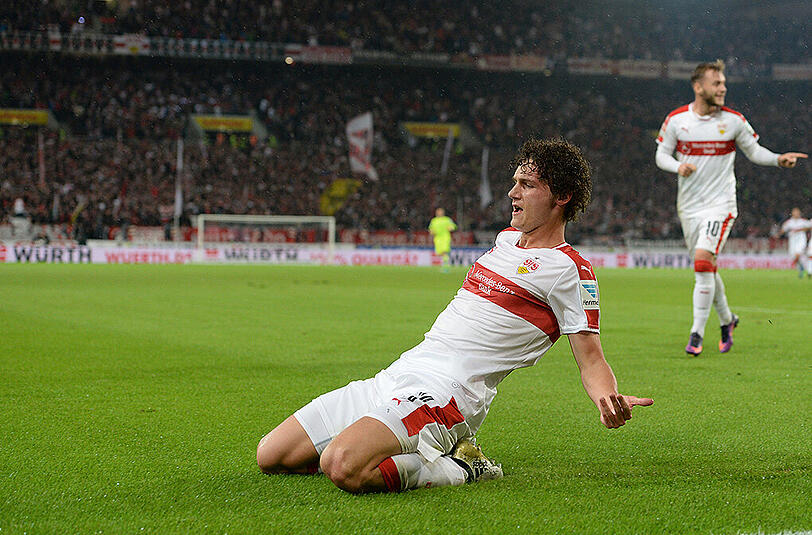 Benjamin Pavard stand im Sommer auf dem Einkaufszettel des TSV 1860. In Stuttgart läuft es bei ihm nicht rund.