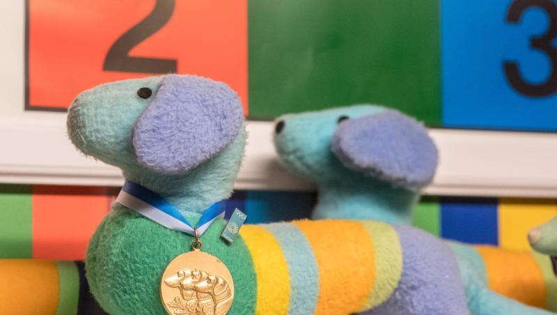 Das Olympia-Maskottchen "Waldi" der Olympischen Spiele von 1972 in München ist im Dackelmuseum in Passau ausgestellt.