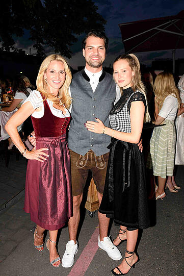 Sandra Abt, Jimi Blue Ochsenknecht und Freundin Laura-Marie Geissler – die Bilder von der "Alpenherz"-Party.