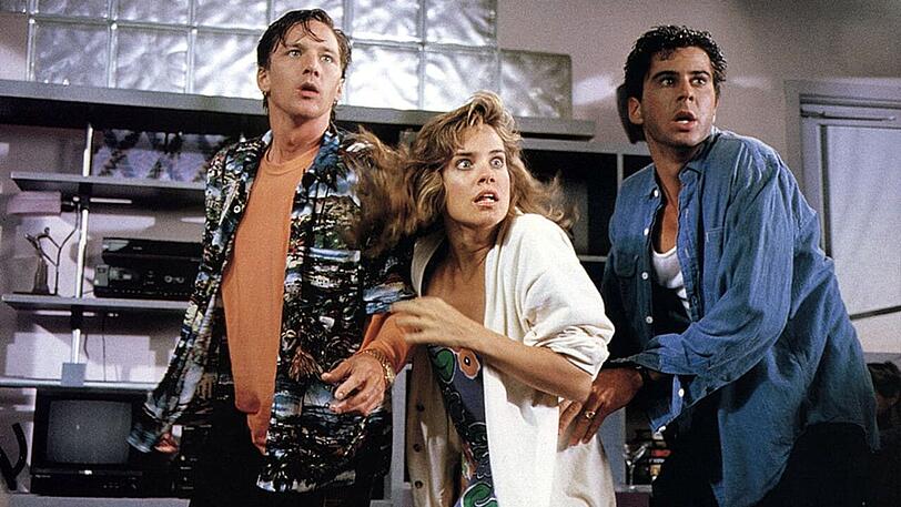 Die Ereignisse überstürzen sich, nachdem Richards und Larrys Chef das Zeitliche gesegnet hatte. Als dann auch noch Gwen (Catherine Mary Stewart) einweihen, ist das Chaos perfekt. Die Ereignisse überstürzen sich, nachdem Richards und Larrys Chef das Zeitliche gesegnet hatte. Als dann auch noch Gwen (Catherine Mary Stewart) einweihen, ist das Chaos perfekt.