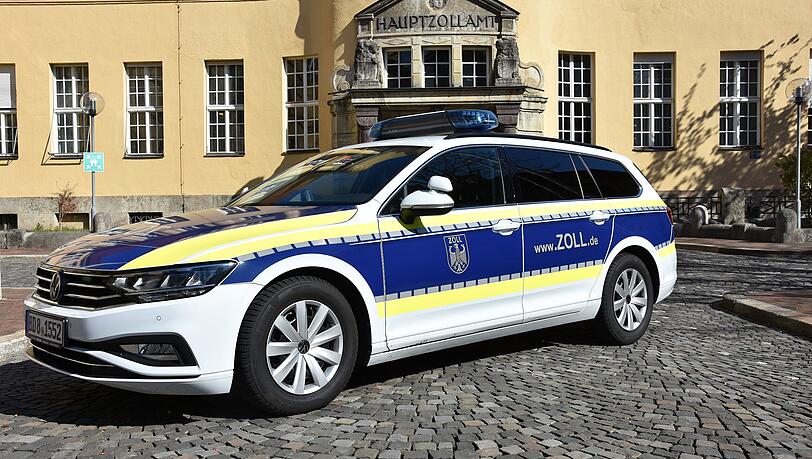 Das Hauptzollamt München an der Landsberger Straße 124 öffnet am Samstag (10. Oktober) seine Türen für interessierte Bürgerinnen und Bürger. Das Hauptzollamt München an der Landsberger Straße 124 öffnet am Samstag (10. Oktober) seine Türen für interessierte Bürgerinnen und Bürger.