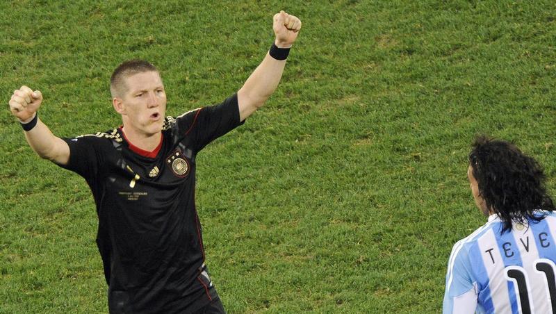 Bastian Schweinsteiger jubelt im WM-Spiel gegen Argentinien Bastian Schweinsteiger jubelt im WM-Spiel gegen Argentinien