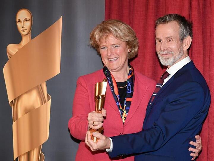 Kulturstaatsministerin Monika Grütters und Ulrich Matthes, Präsident der Deutschen Filmakademie, bei der Bekanntgabe.