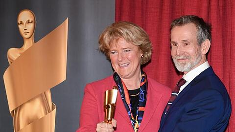 Kulturstaatsministerin Monika Grütters und Ulrich Matthes, Präsident der Deutschen Filmakademie, bei der Bekanntgabe.