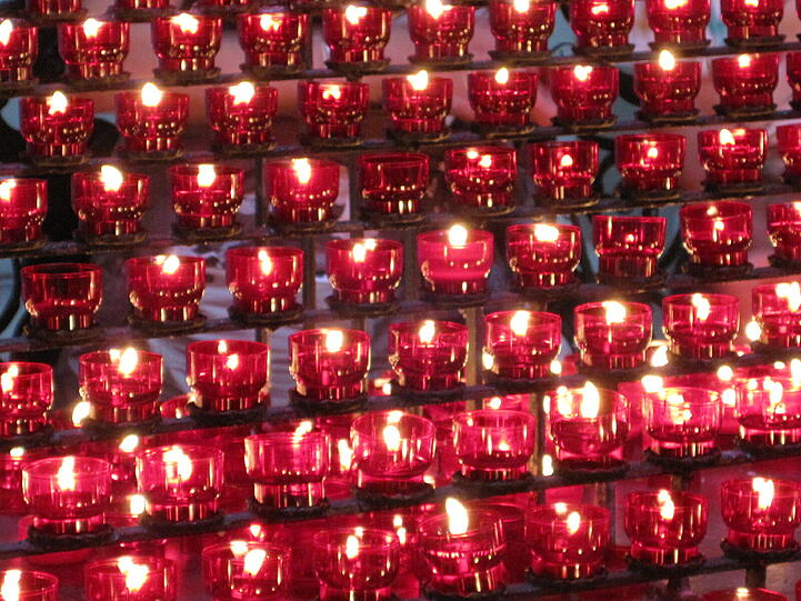 Ein Platz der Stille: Wer möchte, kann auch in der Innenstadt in der Kirche kurz innehalten.