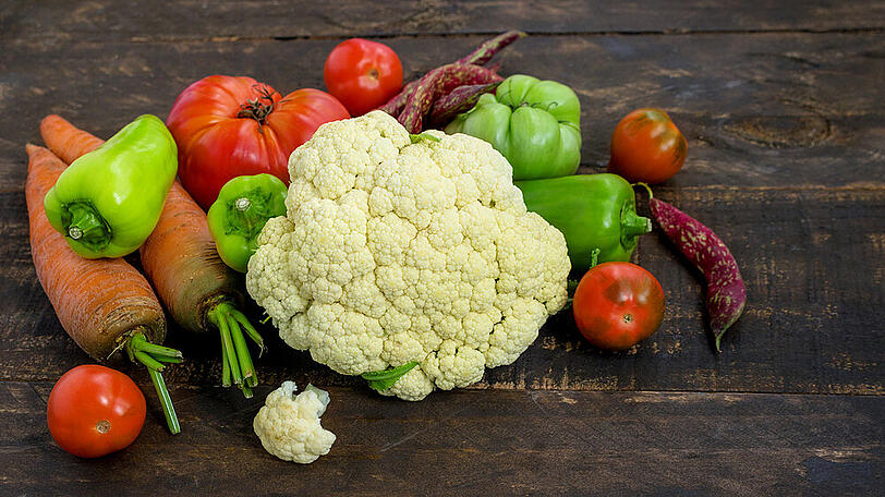 Im Juli geben Blumenkohl und Tomaten den Ton an.