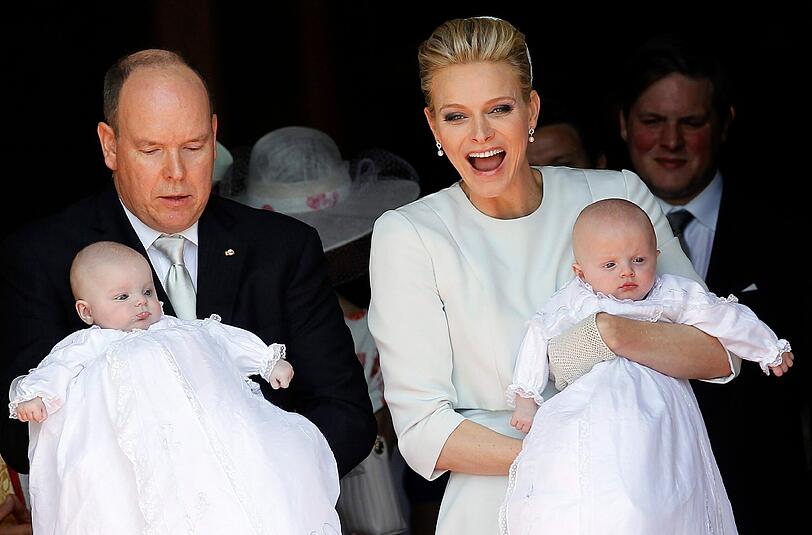 Fürst Albert und Fürstin Charlene von Monaco feiern die Taufe ihrer Zwillinge Gabriella und Jacques. Die Bilder.