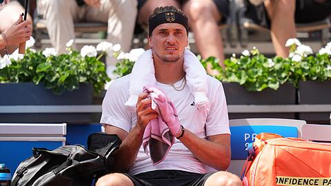 Alexander Zverev startete in sein Viertelfinale gegen Lorenzo Musetti nicht, wie er sich das vorgestellt hatte.