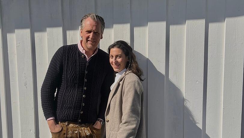 Das damalige Kioskgeb&auml;ude soll durch einen Neubau ersetzt werden. Marc Uebelherr, hier mit seiner Tochter Julie, und sein Team wollen in diesem Sommer eine Zwischenl&ouml;sung schaffen.