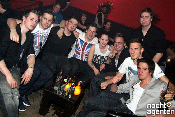 In der Nachtgalerie gab's für Börsen-Fans die Möglichkeit bei der Getränkebörse abzusahnen. Mehr Bilder unter: href="http://www.nachtagenten.de/event/20.04.2014/nachtgalerie/getraenkeboerse.301231.html