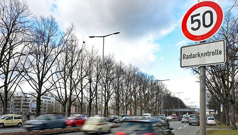 M&uuml;nchens Oberb&uuml;rgermeister Dieter Reiter (SPD) will am Mittleren Ring vorerst an Tempo 50 festhalten.