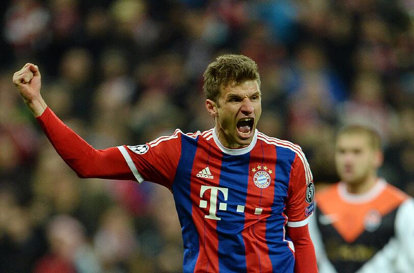 Thomas Müller stimmt sich schon mal auf das K.o.-Spiel im DFB-Pokal gegen Bayer Leverkusen ein