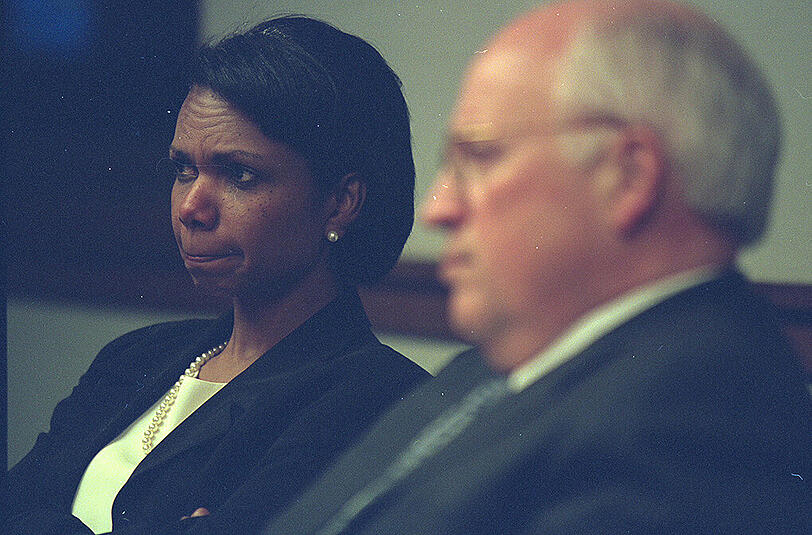 9/11 aus der Sicht der US-Regierung: Interne Fotos aus dem weißen Haus zeigen Vizepräsident Cheney, die Nationale Sicherheitsberaterin Condoleezza Rice, Außenminister Colin Powell und US-Präsident Bush am 11. September 2001.