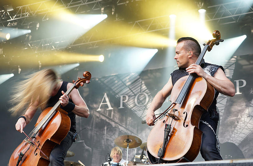 Die Bilder vom ersten Tag des Rockavaria Festivals 2016 im Münchner Olympiapark, hier mit Apocalyptica.