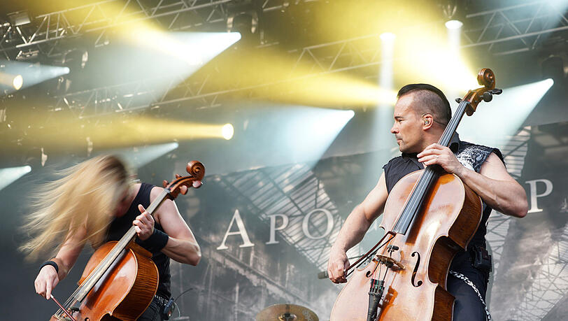 Die Bilder vom ersten Tag des Rockavaria Festivals 2016 im Münchner Olympiapark, hier mit Apocalyptica. Die Bilder vom ersten Tag des Rockavaria Festivals 2016 im Münchner Olympiapark, hier mit Apocalyptica.