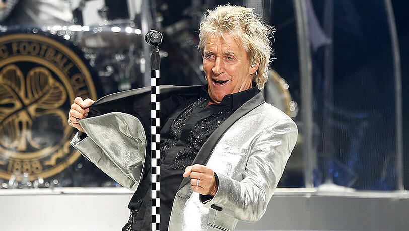 Rod Stewart bedankt sich mit tosendem Applaus bei den britischen Ärzten und Pflegern. Rod Stewart bedankt sich mit tosendem Applaus bei den britischen Ärzten und Pflegern.