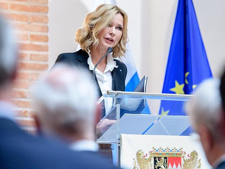 Veronica Ferres bedankt sich für ihre Auszeichnung.