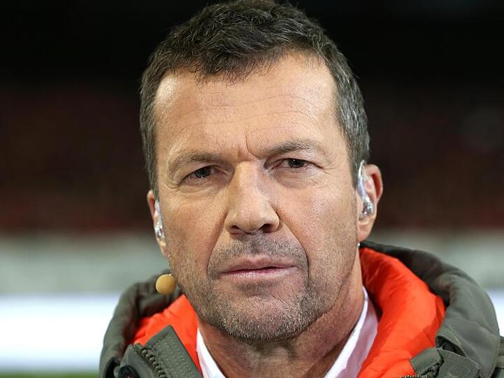 Lothar Matthäus steht vor Spielbeginn für ein Interview. Foto: Andreas Gora/dpa/Archivbild