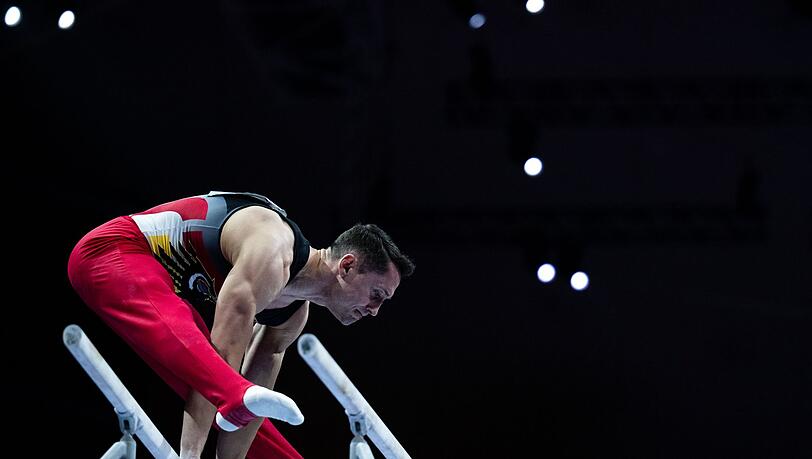 European Championships, Europameisterschaft, Turnen, Mehrkampf, Männer, Qualifikation und Finale, Olympiahalle. Andreas Toba (Deutschland) turnt am Barren.