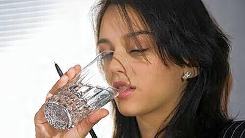 Viel trinken ist extrem wichtig, wenn man abnehmen will Viel trinken ist extrem wichtig, wenn man abnehmen will