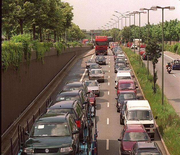 Für die Unfallaufnahme musste der Trappentreutunnel in südlicher Richtung für zwei Stunden komplett gesperrt werden. (Archivbild)