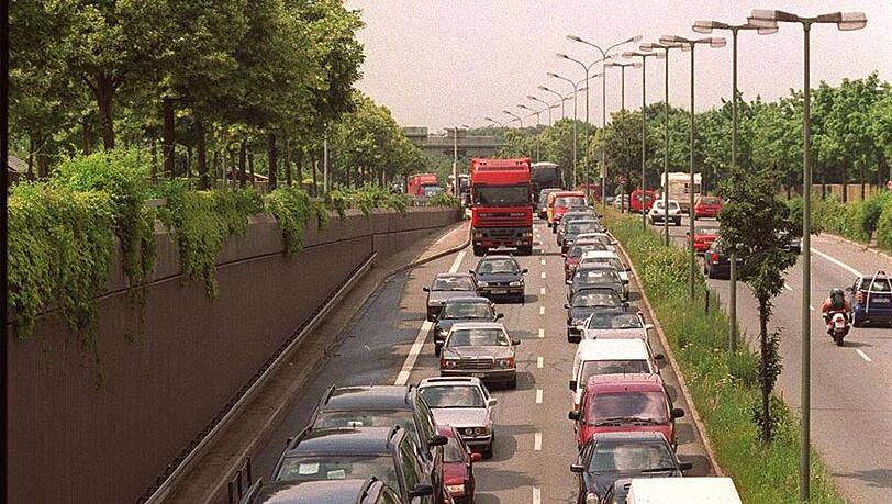 Für die Unfallaufnahme musste der Trappentreutunnel in südlicher Richtung für zwei Stunden komplett gesperrt werden. (Archivbild) Für die Unfallaufnahme musste der Trappentreutunnel in südlicher Richtung für zwei Stunden komplett gesperrt werden. (Archivbild)