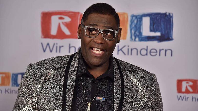 DSDS-Sieger und Ex-"Promi Big Brother"-Kandidat Alphonso Williams soll auch für das Dschungelcamp angefragt worden sein. Im Herbst wurde dann allerdings bekannt, dass er an Prostatakrebs erkrankt sei. Am 12. Oktober verlor er den Kampf und starb in einem Krankenhaus.