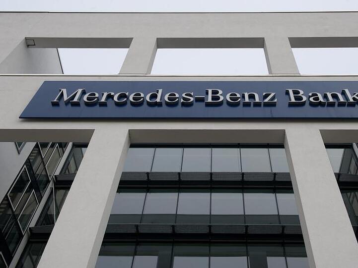 Die Mercedes-Benz Bank in Stuttgart: Der Bank droht eine Klagewelle.