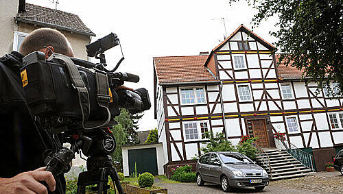 Hier starb das Mädchen vermutlich: Das Haus im nordhessischen Fuldabrück-Dennhausen, in dem es auf die Welt kam. Hier starb das Mädchen vermutlich: Das Haus im nordhessischen Fuldabrück-Dennhausen, in dem es auf die Welt kam.