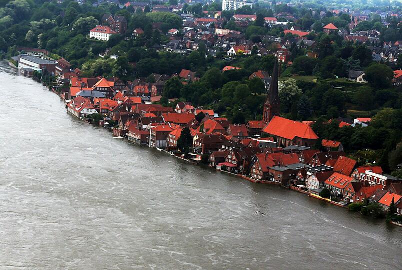 Die aktuellen Aufnahmen aus den Hochwassergebieten in Norddeutschland in unserer Bilderstrecke