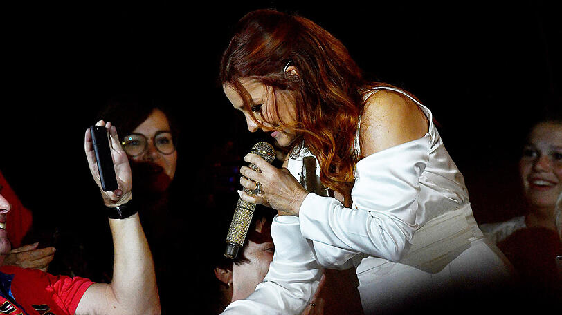 "25 Jahre - so lange hat es noch kein Mann mit mir ausgehalten." (Schlagersängerin Andrea Berg