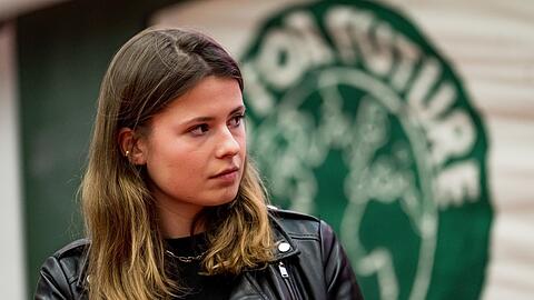 "Das Zeitalter von Kohle, Öl und Gas ist vorbei", sagt Luisa Neubauer vor der Protestbewegung Fridays for Future bei den UN-Klimaverhandlungen in Bonn.
