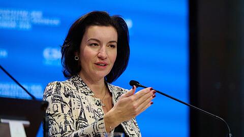 Forschungsministerin Dorothee B&auml;r h&auml;lt die Quantenkommunikation f&uuml;r einen zentralen Baustein der digitalen Infrastruktur. (Archivbild)