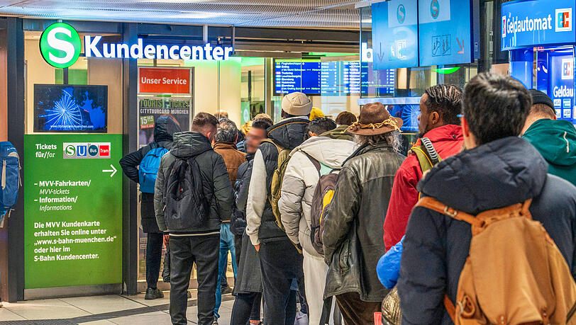 Das S-Bahn-Kundencenter am Hauptbahnhof. Hier hat Reinhard sein Deutschlandticket gekauft und bekam dafür eine MVV-Chipkarte. (Archivbild)