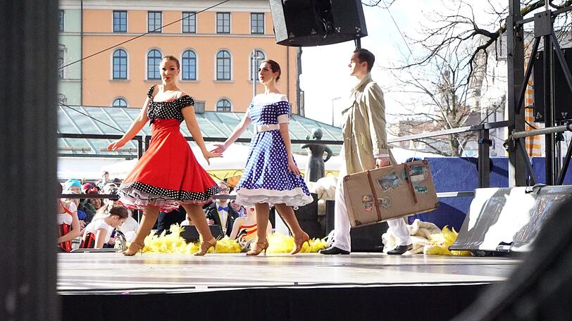 Die Bilder vom Tanz der Marktweiber auf dem Viktualienmarkt.