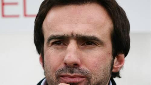 Hat wie immer viel zu tun: Miki Stevic. Hat wie immer viel zu tun: Miki Stevic.