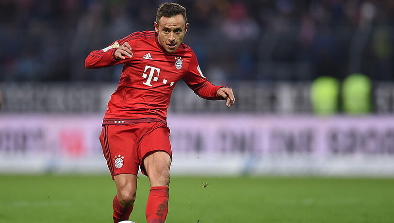 Soll bald wieder in der Bundesliga am Ball sein: Bayern-Verteidiger Rafinha. Soll bald wieder in der Bundesliga am Ball sein: Bayern-Verteidiger Rafinha.