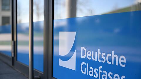 Zu den Wettbewerbern der Telekom geh&ouml;rt die Firma Deutsche Glasfaser, die zuletzt R&uuml;ckschl&auml;ge verkraften musste.