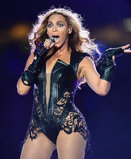 Super sexy im Superdome: Die Baltimore Ravens begeistern ihre Fans - und Sängerin Beyoncé Knowles legt in der Pause einen 13-minütigen Auftritt hin.