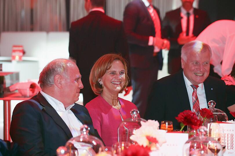 Die Bilder von der Meisterfeier im Postpalast