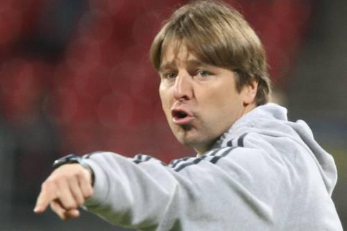 Alles für den Anschluss an die Aufstiegsränge: Für Club-Trainer Michael Oenning ist die Partie in Freiburg das erste Endspiel. &bdquo;Wir wollen dort bestehen.&ldquo;