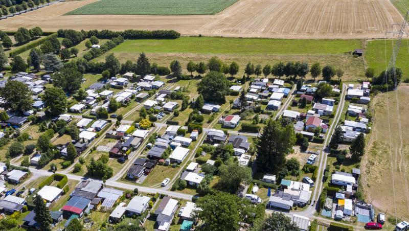 Auf dem Campingplatz Eichwald in Lügde hat es am Donnerstag eine neue Durchsuchung gegeben. Auf dem Campingplatz Eichwald in Lügde hat es am Donnerstag eine neue Durchsuchung gegeben.