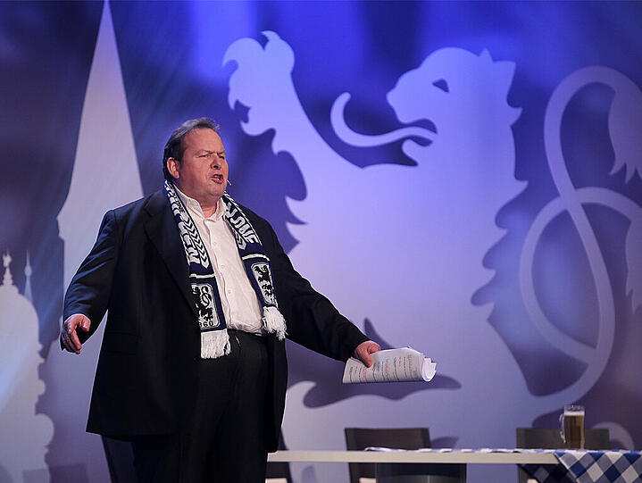 Löwe mit Leib und Seele: Ottfried Fischer ist Sechzger durch und durch. Zum 150. Vereinsjubiläum moderierte er im Herbst 2010 einen Gala-Abend in der Muffathalle.