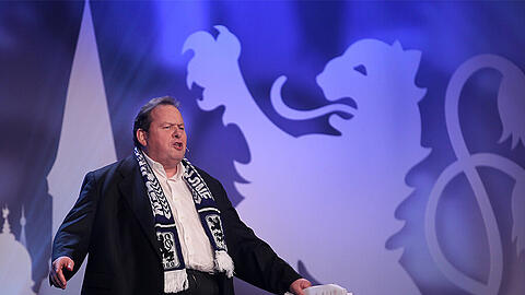 Löwe mit Leib und Seele: Ottfried Fischer ist Sechzger durch und durch. Zum 150. Vereinsjubiläum moderierte er im Herbst 2010 einen Gala-Abend in der Muffathalle.