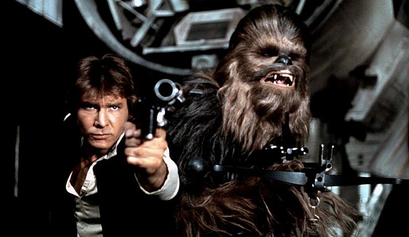 Etwa 120 "Star Wars"-Sammlerstücke sind aus einem Museum verschwunden. Deren Wert wird auf 200.000 Dollar geschätzt. Hier: Harrison Ford (links) als Han Solo mit Peter Mayhew als Chewbacca.