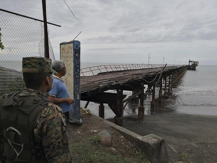 Zerstörter Pier: Ein Erdbeben der Stärke 6,1 hat Costa Rica und das angrenzenden Panama erschüttert.
