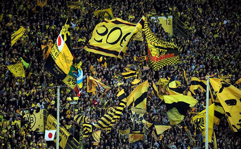 Es war das mit Spannung erwartete Gigantenduell, das vorgezogene Finale der Bundesliga - Dortmund gegen Bayern: die Bilder vom Spiel.