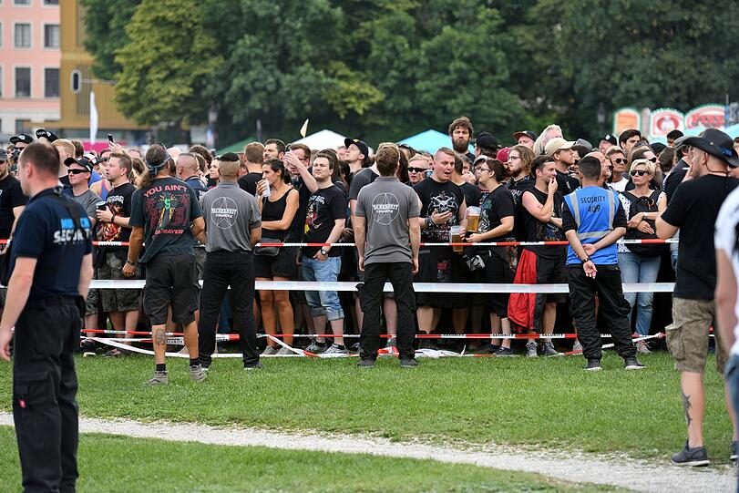 Rocker im Herzen: Die Fans bei Rockavaria