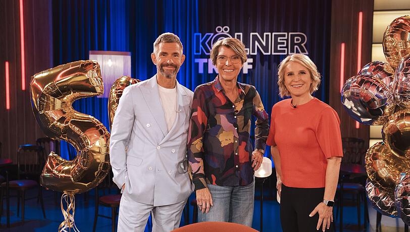 Micky Beisenherz und Susan Link (rechts) übernahmen 2017 die Moderation des "Kölner Treff" von Bettina Böttinger. Gemeinsam feiern sie nun den 50. Geburtstag der Talkshow, die 1976 zum ersten Mal auf Sendung ging. Micky Beisenherz und Susan Link (rechts) übernahmen 2017 die Moderation des "Kölner Treff" von Bettina Böttinger. Gemeinsam feiern sie nun den 50. Geburtstag der Talkshow, die 1976 zum ersten Mal auf Sendung ging.