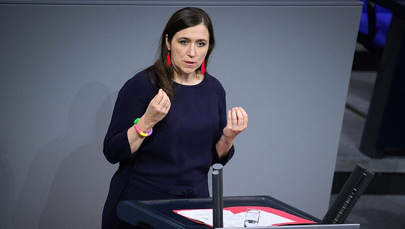 Die Gr&uuml;nen-Finanzpolitikerin Katharina Beck kritisiert den Stellenabbau. (Archivbild)
